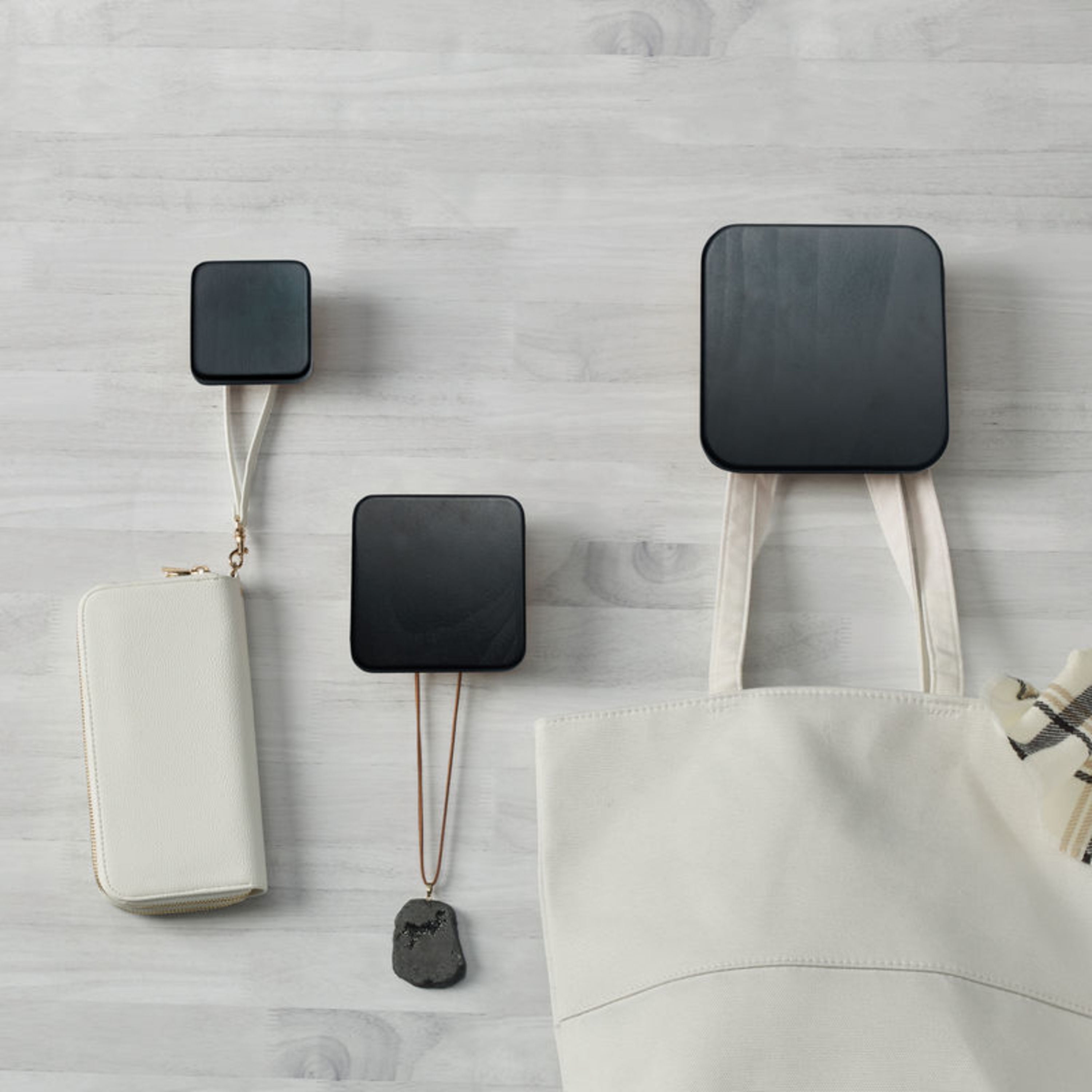 Melannco Set of 3 Black Graduated Square Wall Hooks