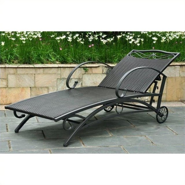 Pemberly Row Chaise Longue de Patio en Noir Antique