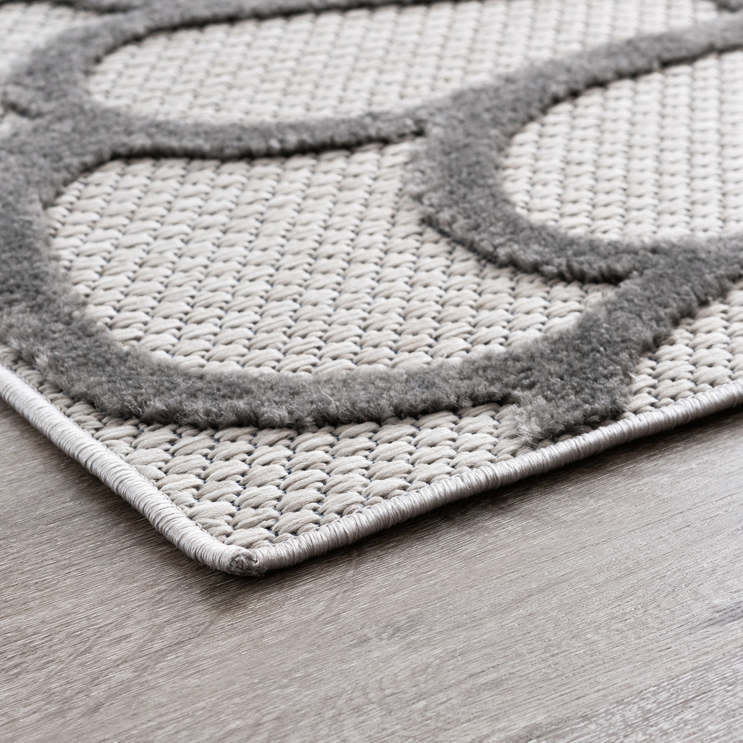 Oasis Modern Floral Beige and Cream Polypropylene Indoor Outdoor Runner Rug, 2'x8' Rectangle