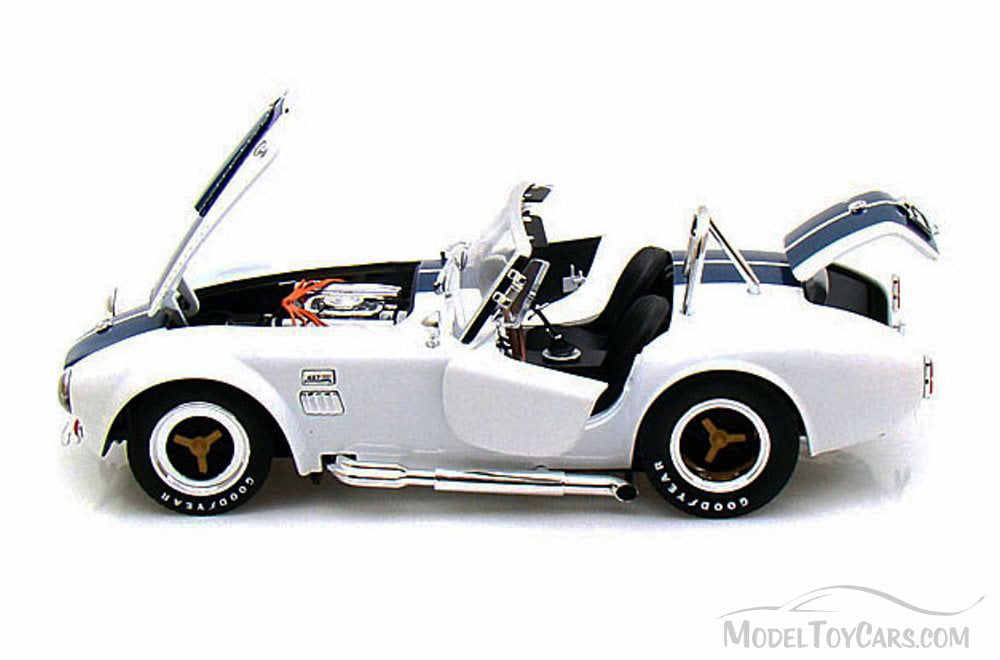Shelby Collectibles 1:18 Shelby Cobra 427 S/C White with Blue Stripes