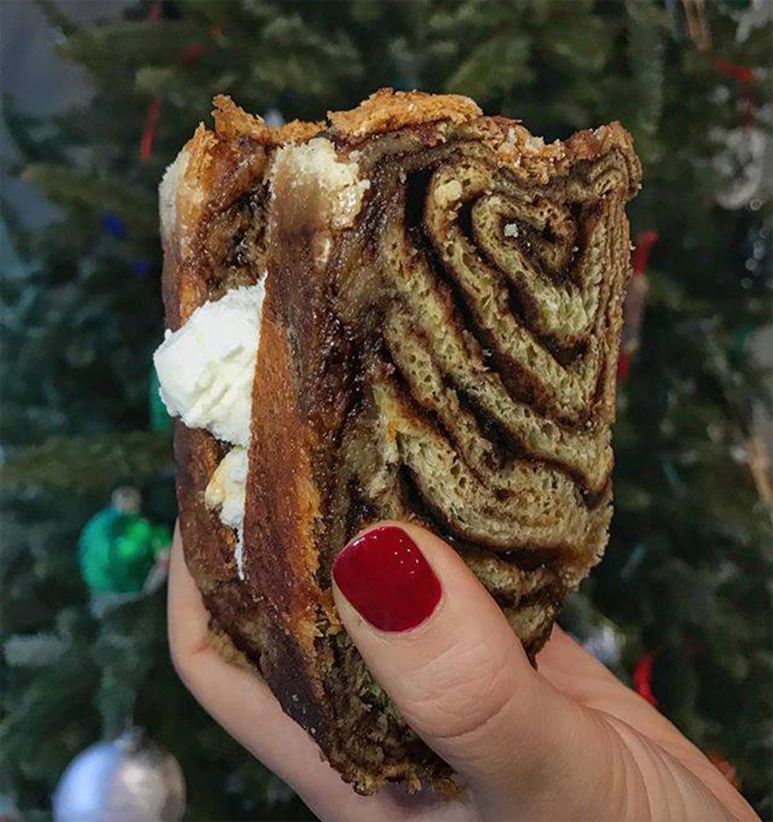 Green's Bakery Chocolate and Cinnamon Babka Cake, 2 Pack 14 oz.