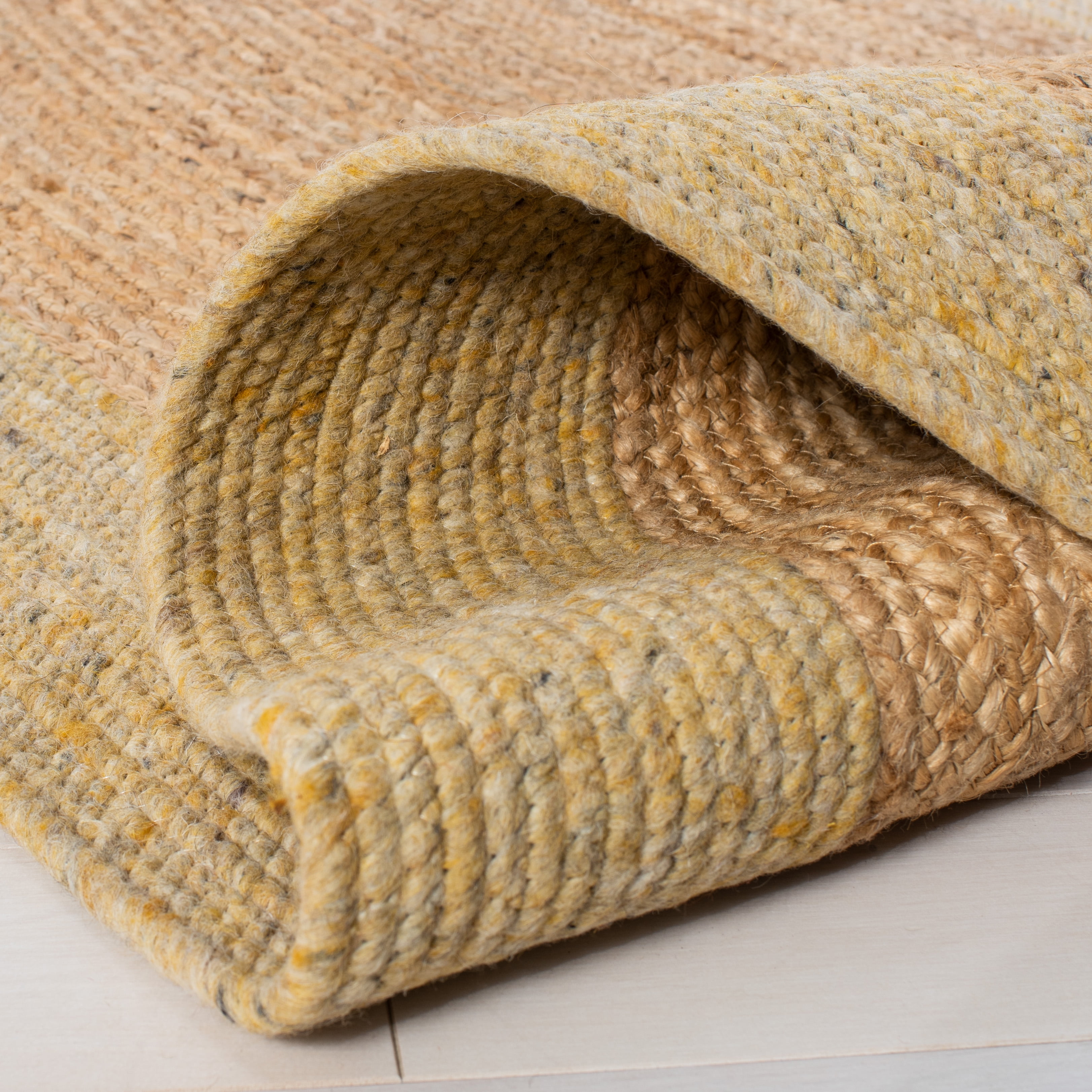 SAFAVIEH Braided Carina Bordered Reversible Area Rug, Gold/Natural, 6' x 6' Round