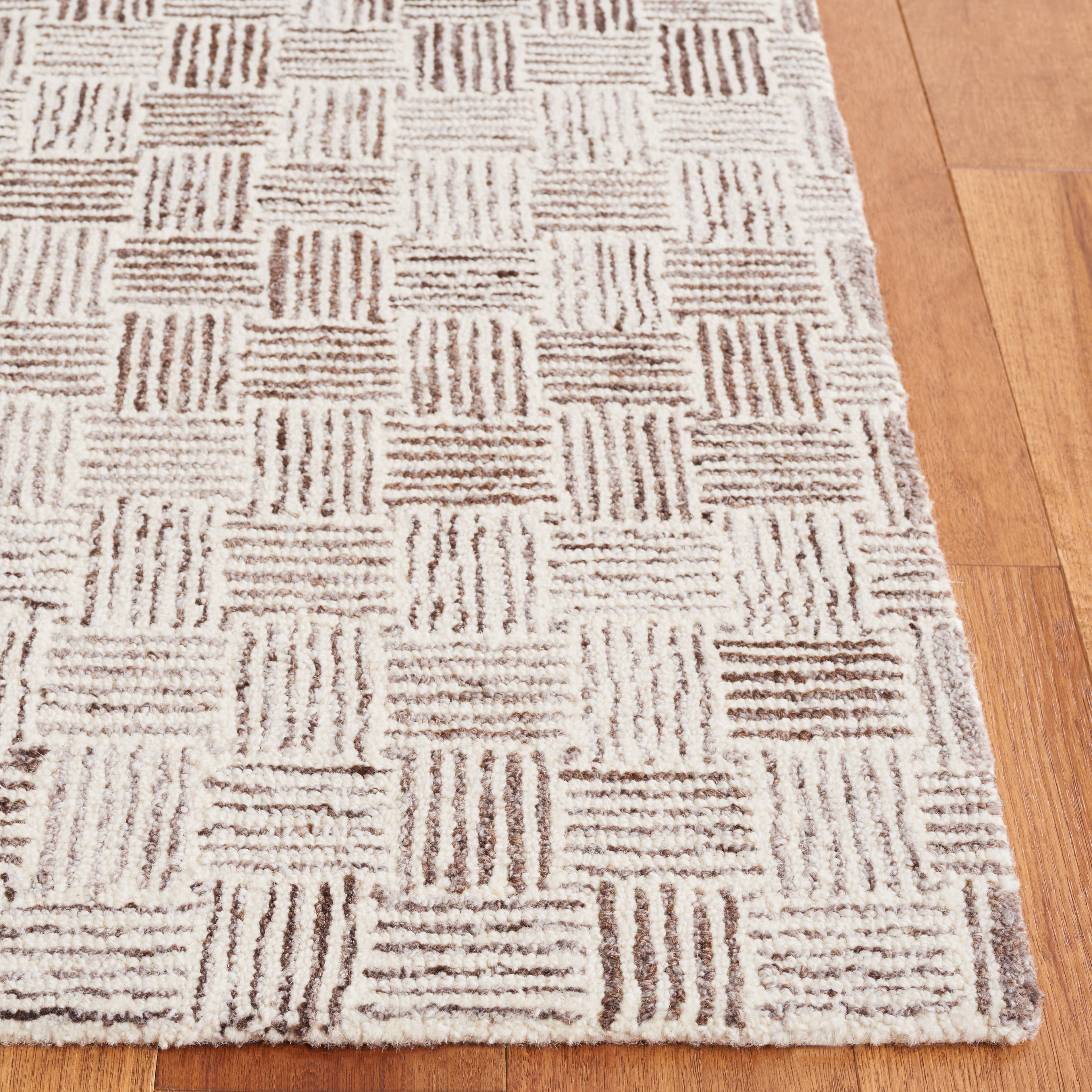 SAFAVIEH Micro-Loop Charlotte Solid Area Rug, Brown/Ivory, 3' x 5'