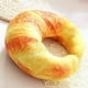 thumbnail image 4 of Cojín gigante de croissant con huesos de cereza, bolsa térmica, almohada de viaje para el cuello, cojín de peluche, 4 of 7