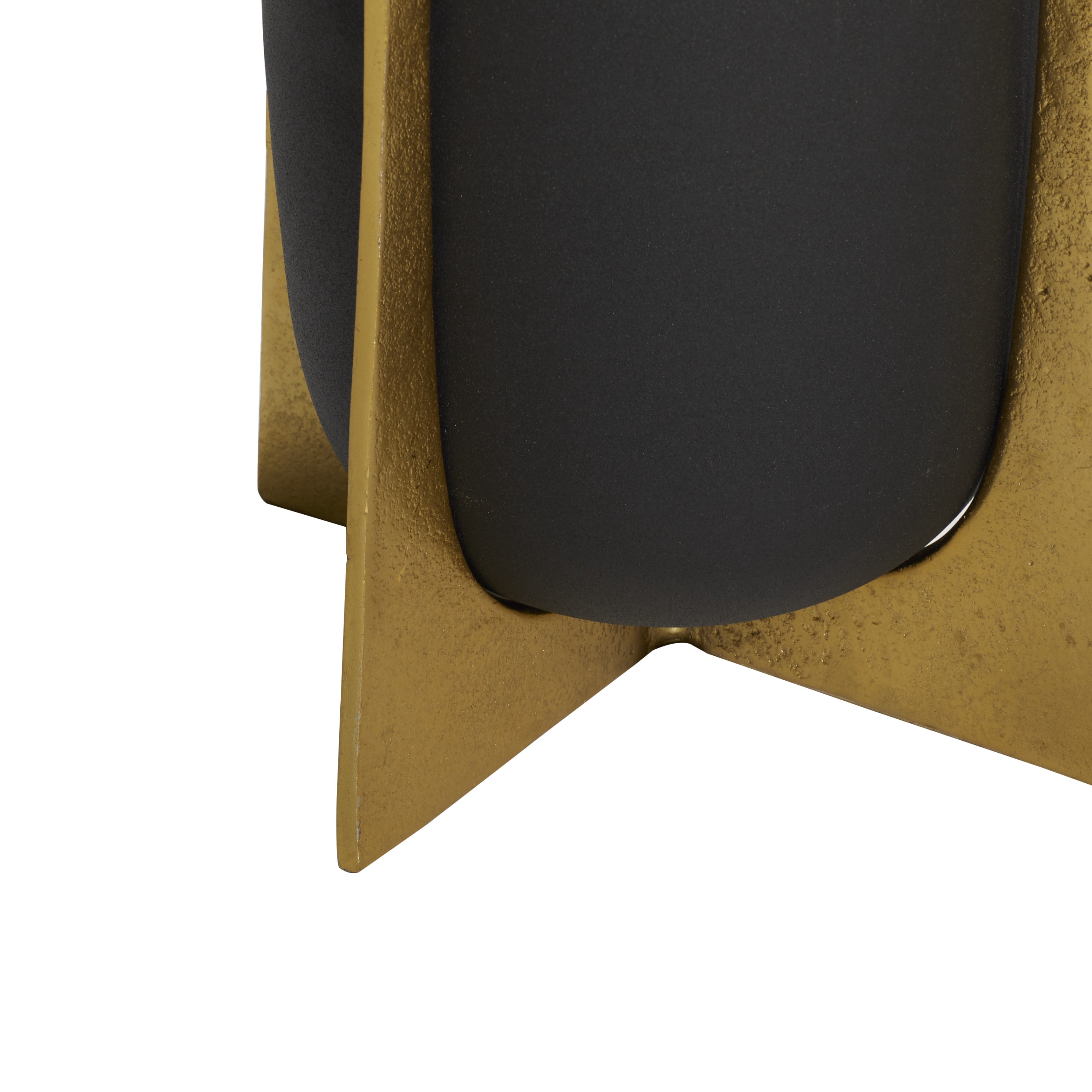 DecMode 9", 7"H Indoor Outdoor Black Metal Planter with Removable Gold Stand (2 Count)