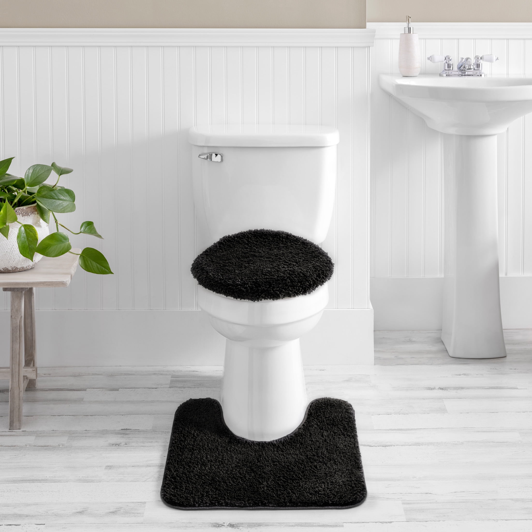 Mainstays Basic Polyester Toilet Lid Cover, Black, 19" x 22"