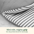 thumbnail image 4 of Cuisinart Mini Guantes De Horno – 5,5 X 8 Guantes De Cocina Resistentes Al Calor Para Horno Con Relleno De Algodón De Silicona Impreso Antideslizante Y Lazo De Piel Sintética – Juego De Guantes De Hor, 4 of 5