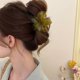 thumbnail image 4 of Pinzas para el cabello grandes florales, pinzas para el cabello de cangrejo, soporte para cola de caballo para mujeres y niñas, pasadores grandes para el cabello, horquillas, 4 of 5