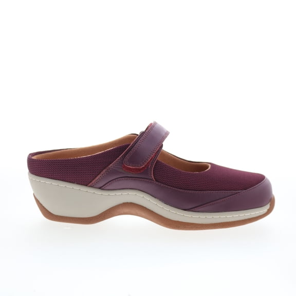 SoftWalk Adult Womens Arcadia Clog Flats
