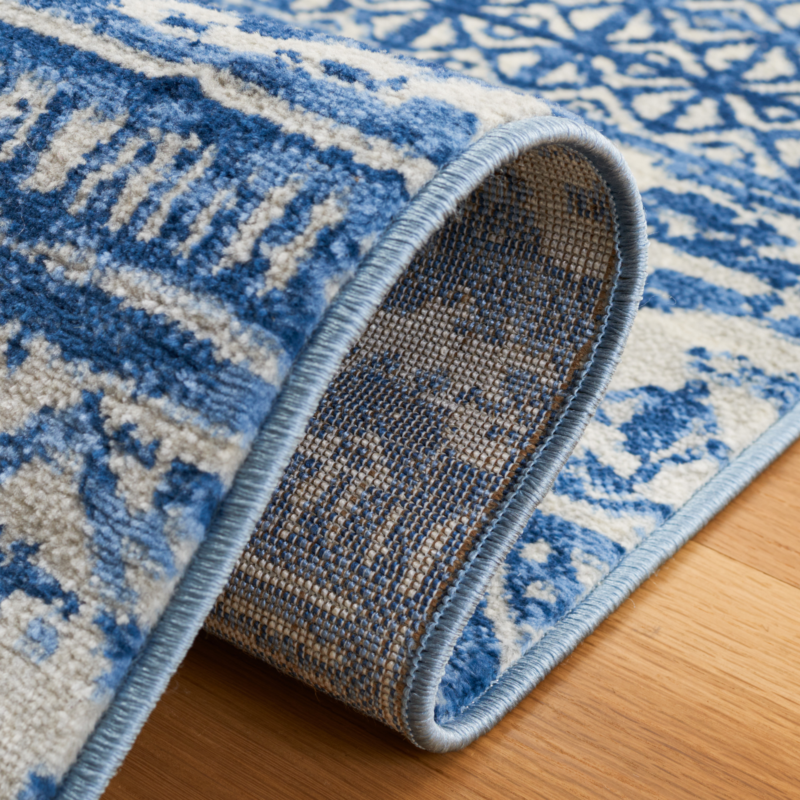 SAFAVIEH Brentwood Rubye Distressed Area Rug, Blue/Ivory, 8' x 10'