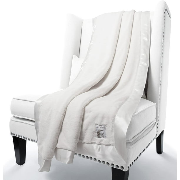 Giraffe At Home Luxe Plush Faux Fur Throw Blanket White 59 Inch X 88 Inch Walmart Com