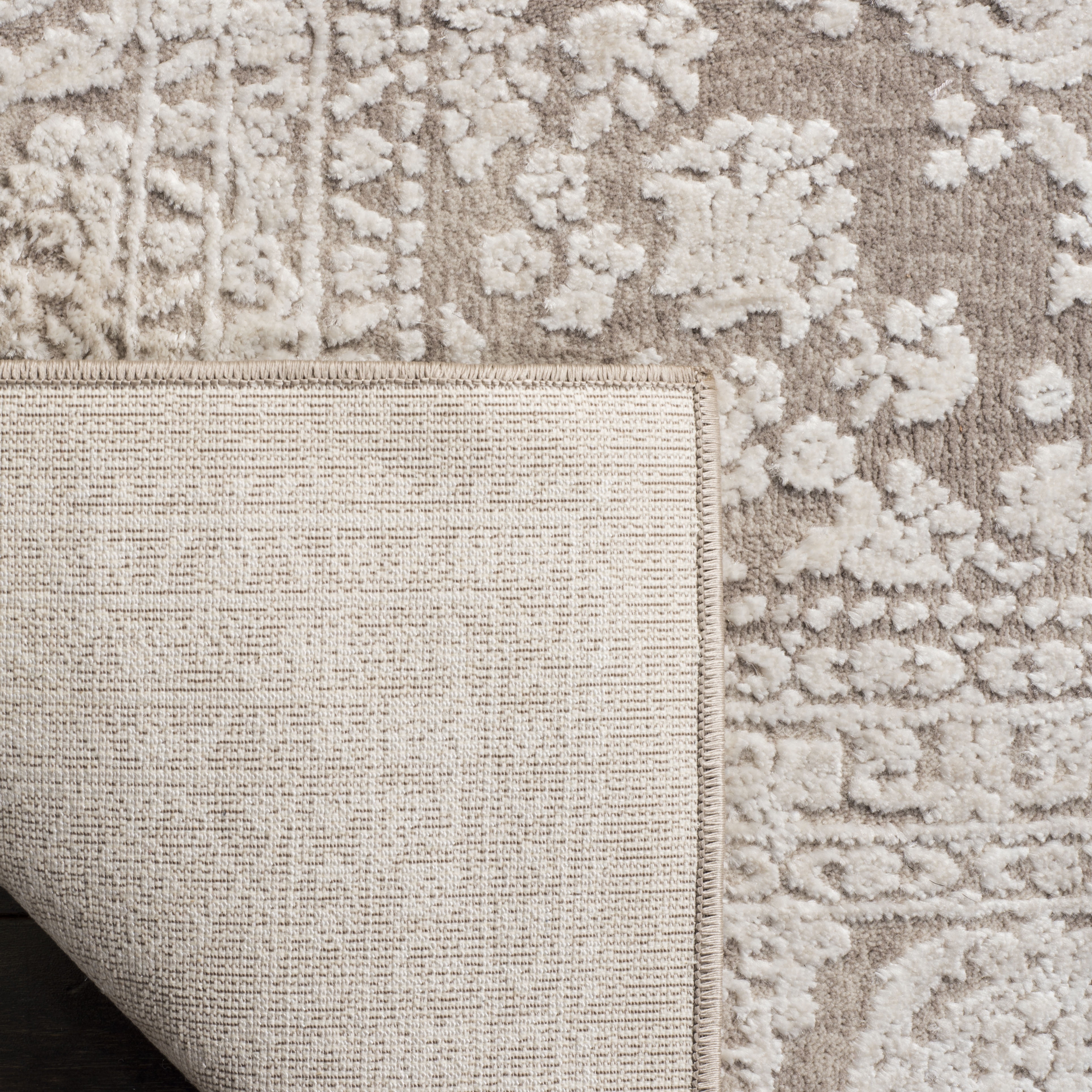 Safavieh Reflection Alayna Oriental Area Rug, Beige/Cream, 6' x 8'