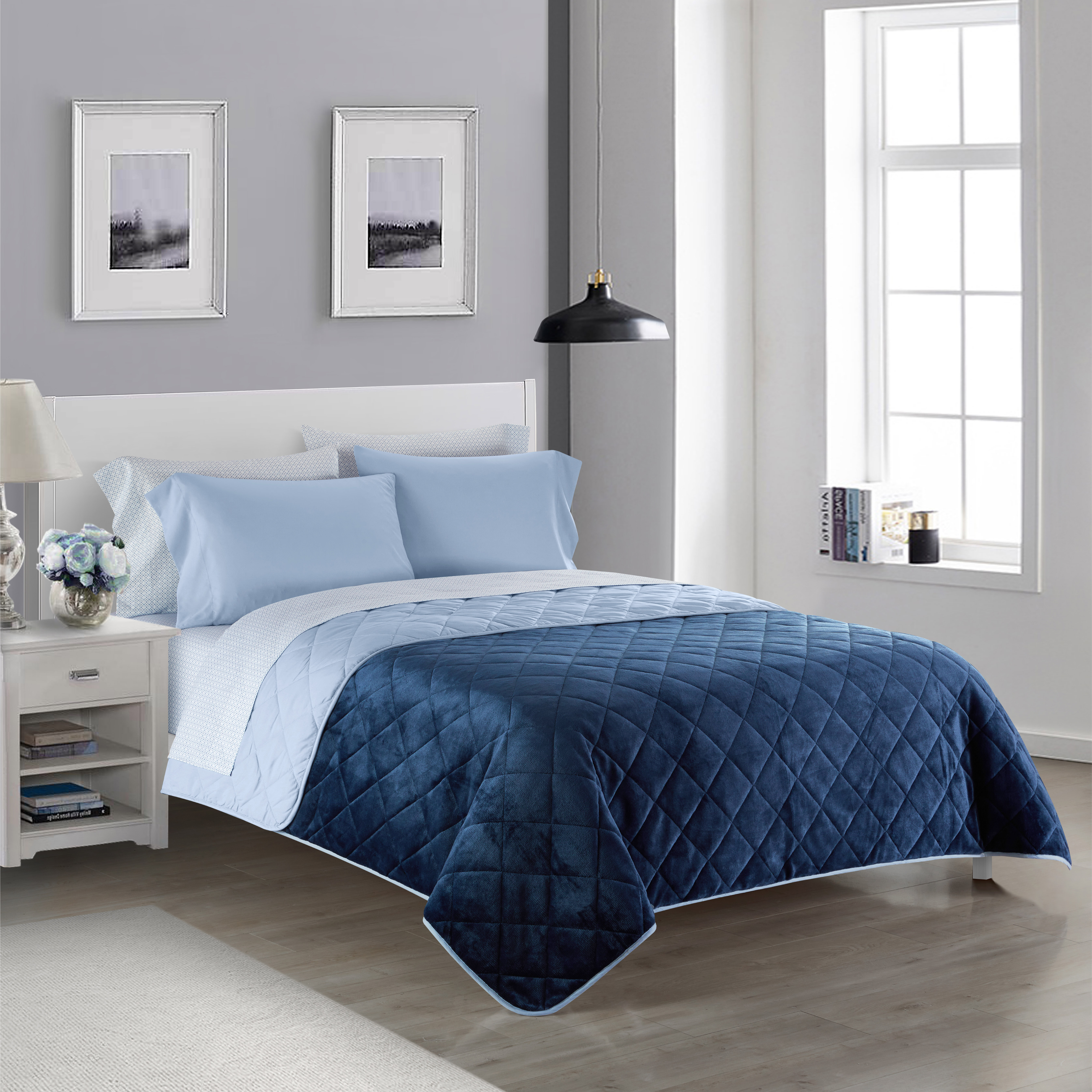 Dearfoams Navy Velvet Plush 7 Piece Quilt Bedding Set with Flannel Sheets, Full - image 5 of 7