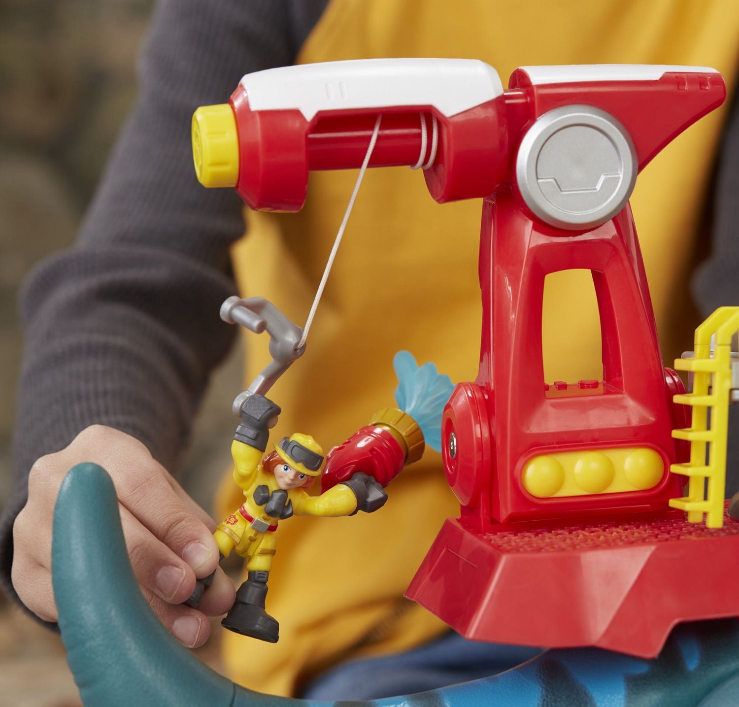 Playskool Heroes Chomp Squad Blazeasaurus And Sparks Mckenzie