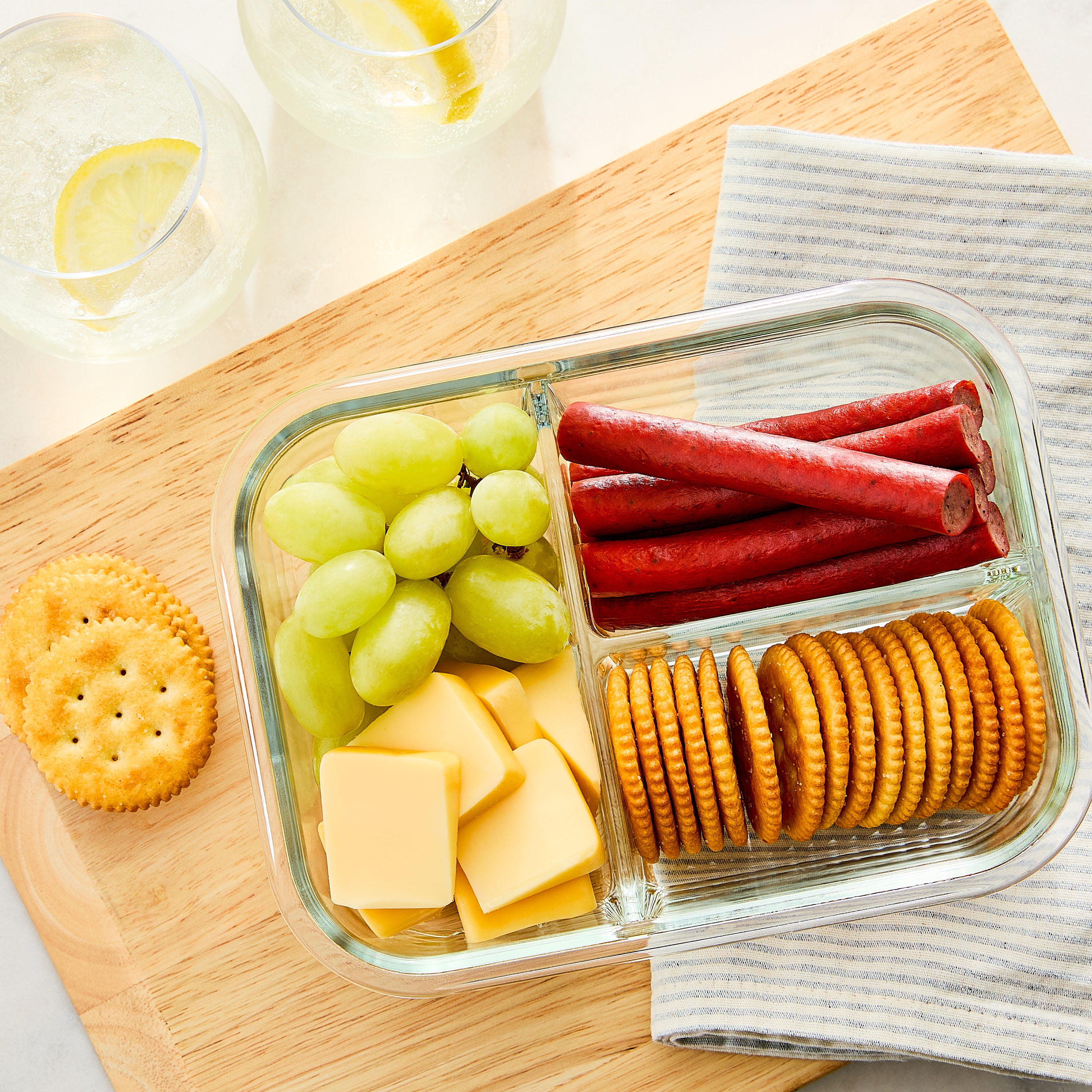 Great Value Baked Buttery Round Crackers, 13.7 oz