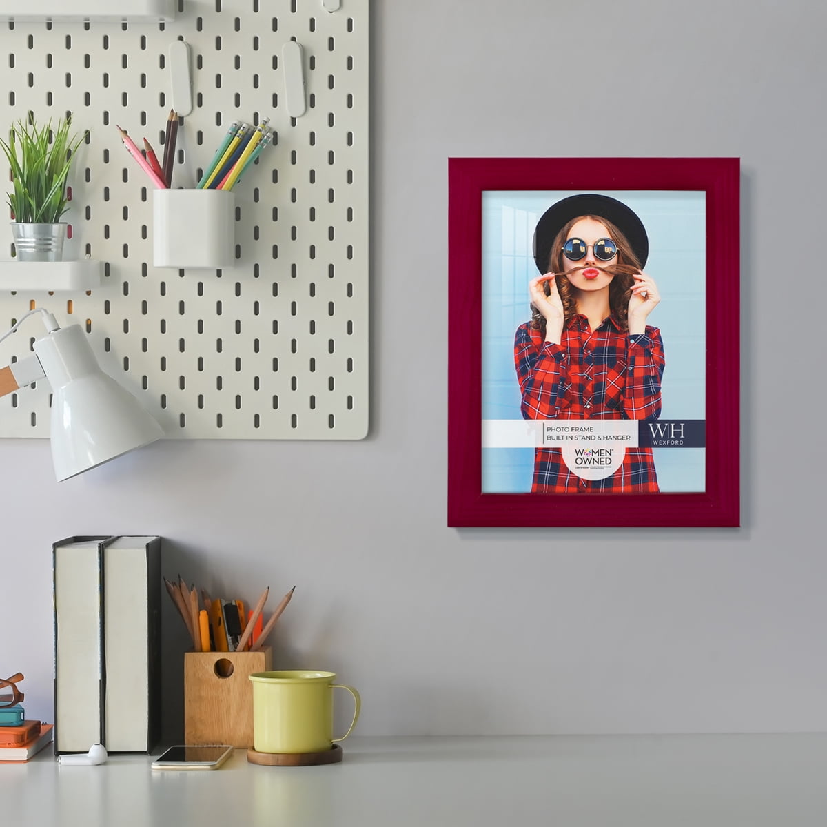 Woodgrain 6 in. x 8 in. Cherry Red Picture Frame