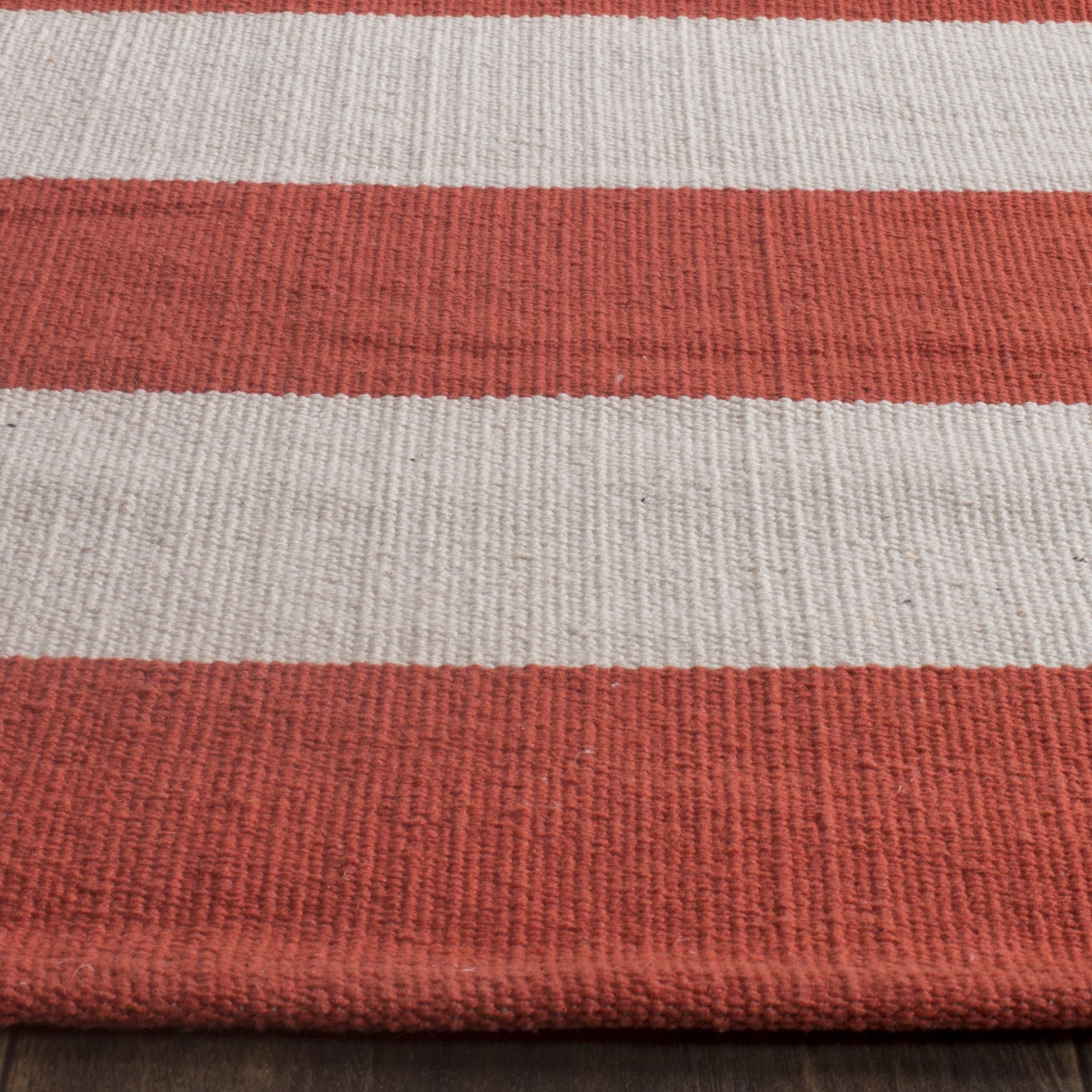 SAFAVIEH Montauk Saranna Geometric Cotton Runner Rug, Rust/Ivory, 2'3" x 9'