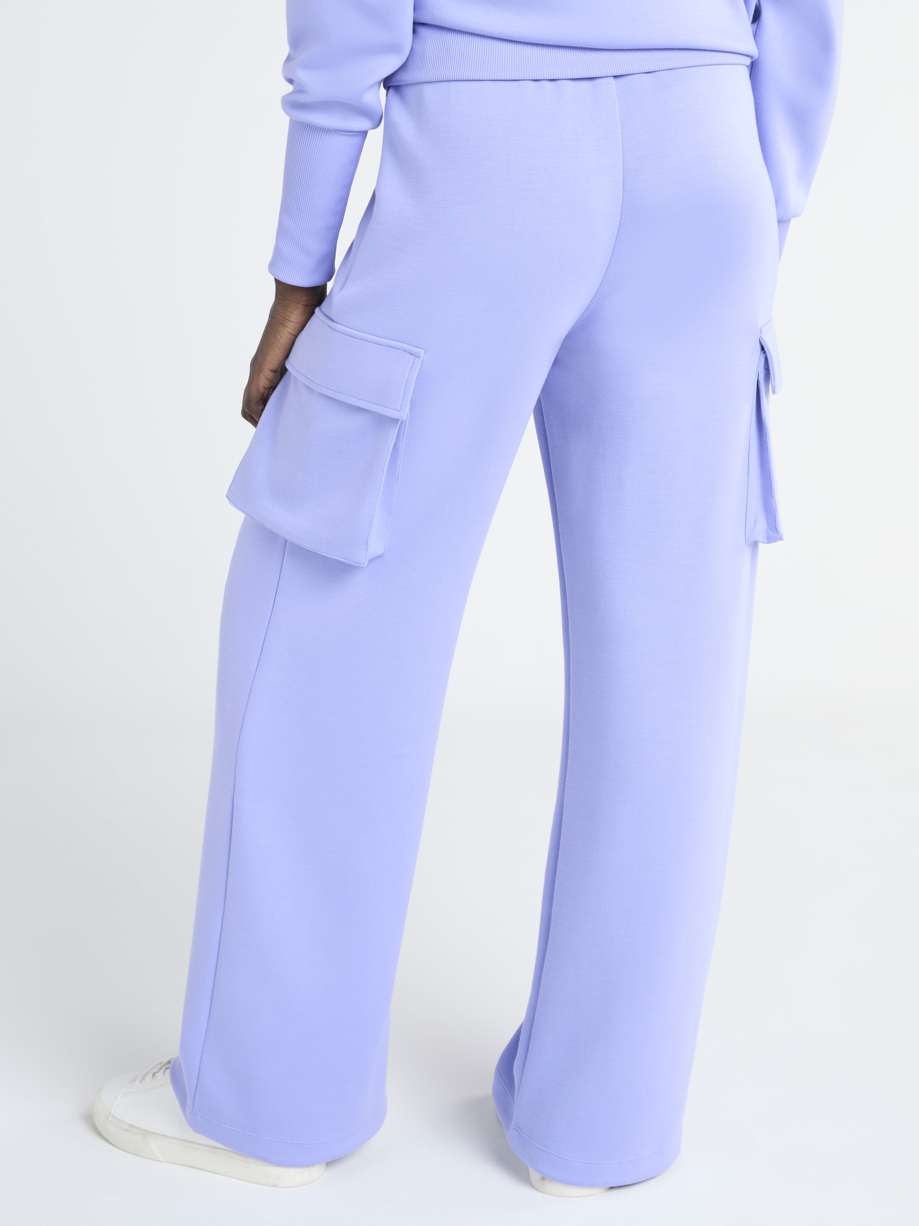 Scoop Women’s and Women’s Plus Ultimate Scubaknit Wide Leg Cargo Sweatpants, Sizes XS-4X