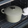 thumbnail image 5 of Olla holandesa redonda de hierro fundido Crock Pot Artisan de 5 cuartos con tapa - Verde mate, 5 of 5