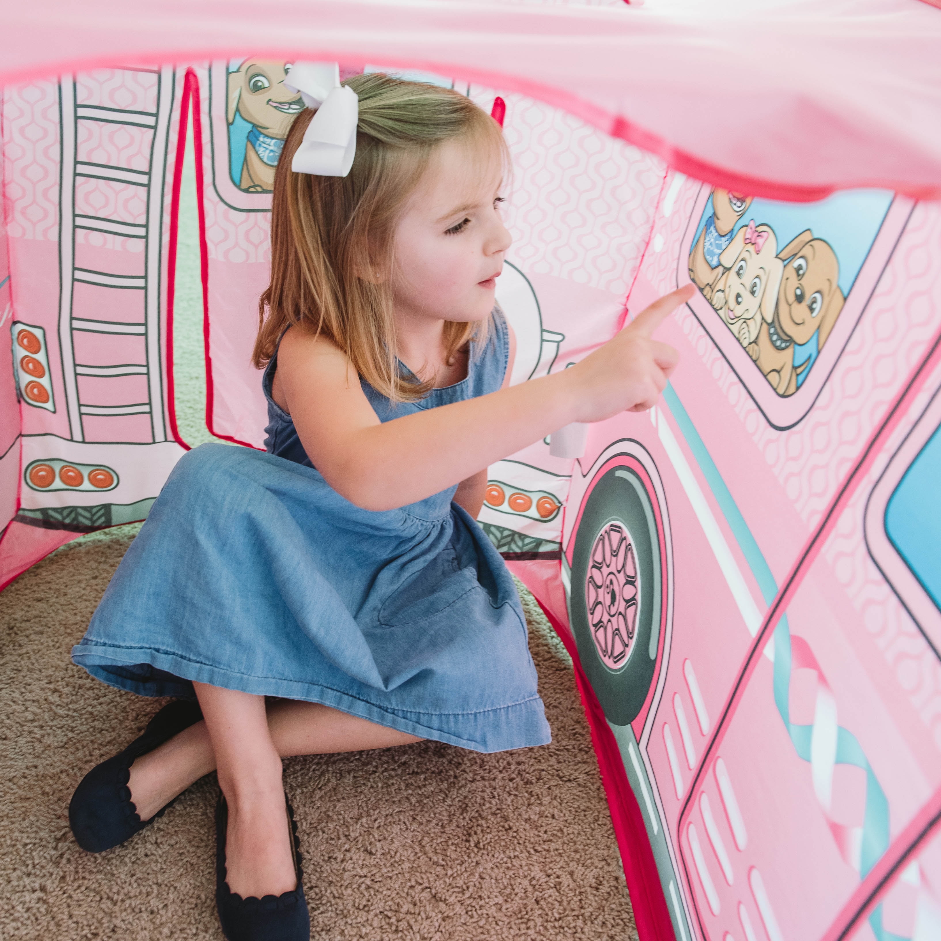 Adviseren Universeel Melodieus Barbie Dream Camper Pop-up Indoor Play Tent with Carrying Case, Strong  Polyester Material & Durable Stitching | Children 3+ Years - Walmart.com