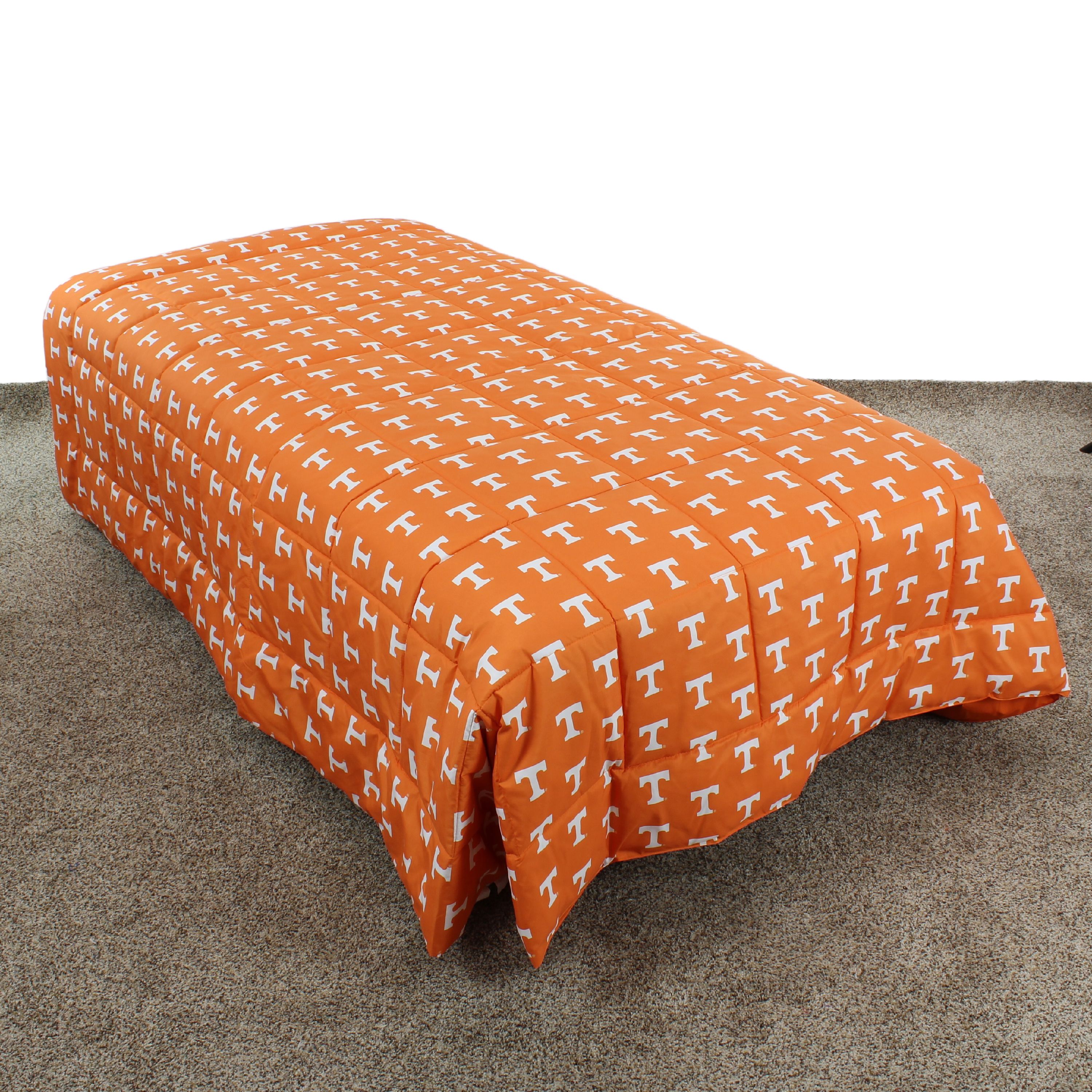 Tennessee Volunteers 3 Pc Reversible Polyester Comforter Set, 1 Comforter, 2 Shams, Full