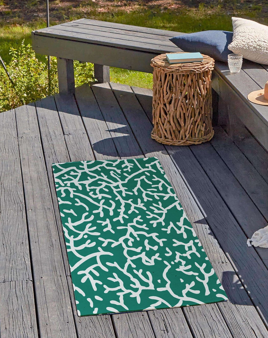 24" 36" Simply Daisy Seaweed Beach Style Chenille Area Rug, Kelly Green