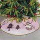 thumbnail image 4 of Faldón decorativo para árbol de Navidad con bordes dorados y estampado de Papá Noel. Delantal decorativo para la base del árbol de Navidad., 4 of 7