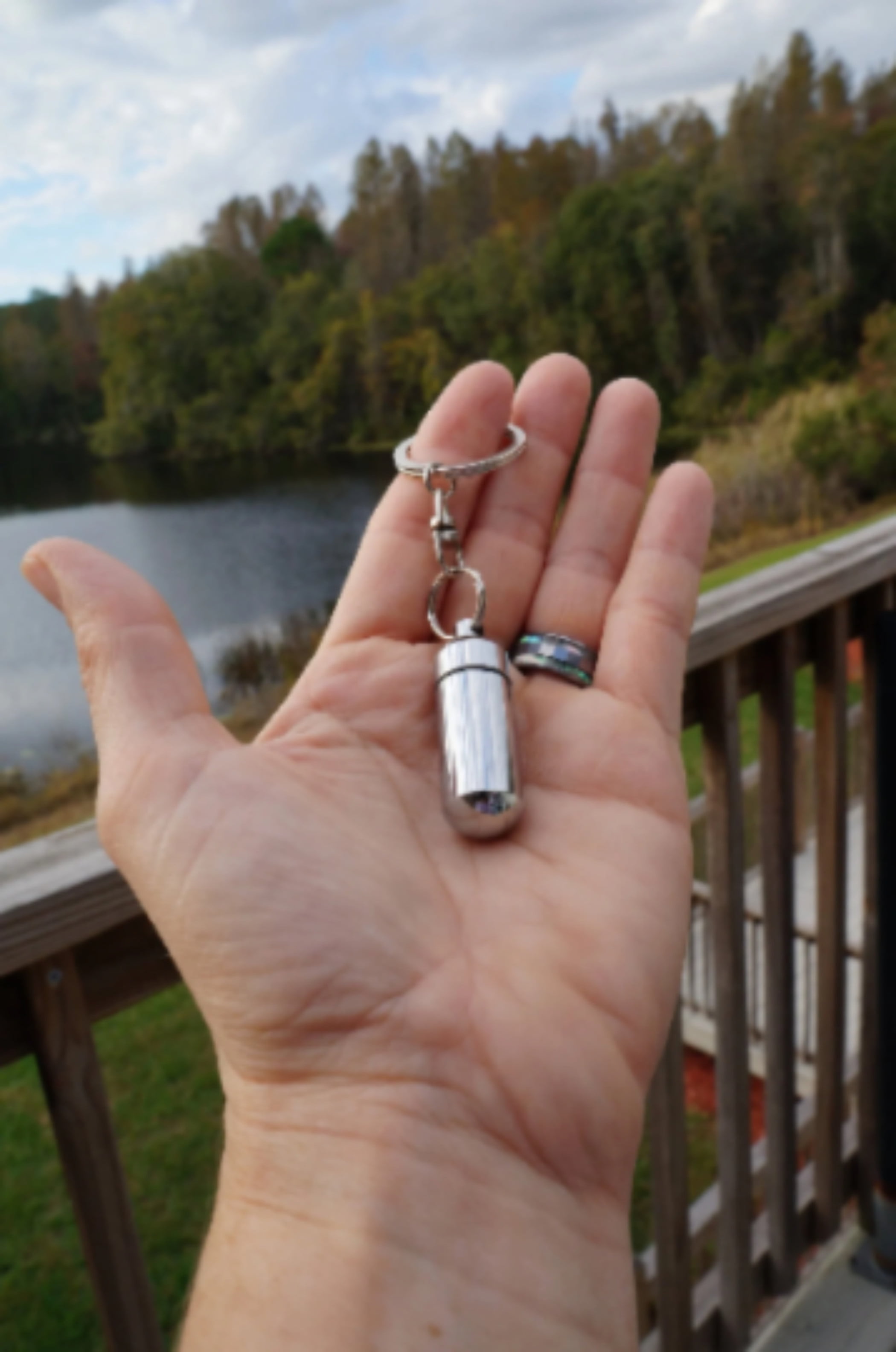 FIVE "In Loving Memory" CREMATION URN Keychain Key Rings - Includes Five Velvet Pouches, Five Stainless Steel Keychains & Disposable Fill Kit