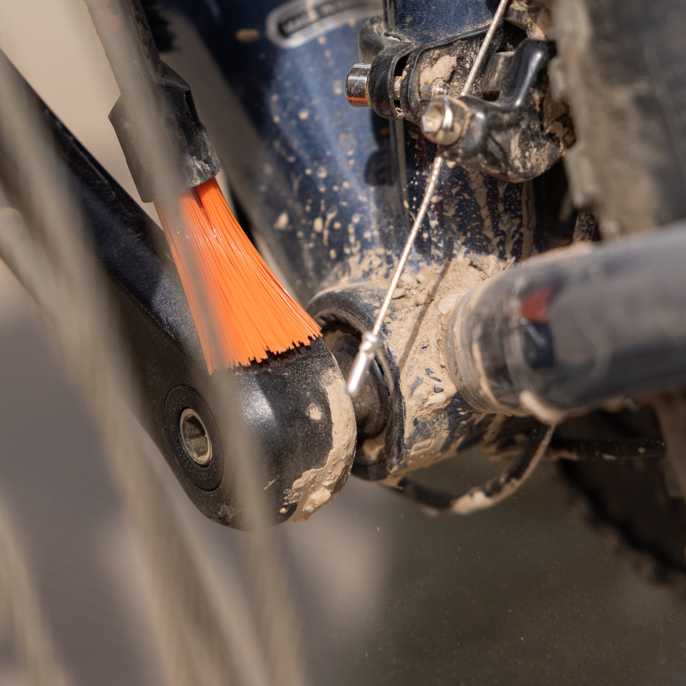 Ozark Trail Bicycle Cleaning Kit, 2 Piece, Black, Includes Gear and Detail Brushes