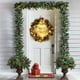 thumbnail image 4 of Corona de Navidad de plástico verde | Decoraciones de oro | Conos de pinaster | Estilo natural hecho a mano | 30x30x9cm | Decoración navideña única para el hogar | Guirnalda festiva duradera, 4 of 6