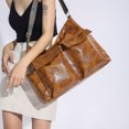 thumbnail image 2 of Bolsos de hombro grandes retro 2023 para mujer, bolsos cruzados de cuero PU de gran capacidad, de color sólido, vintage, bolsos de viaje, 2 of 5