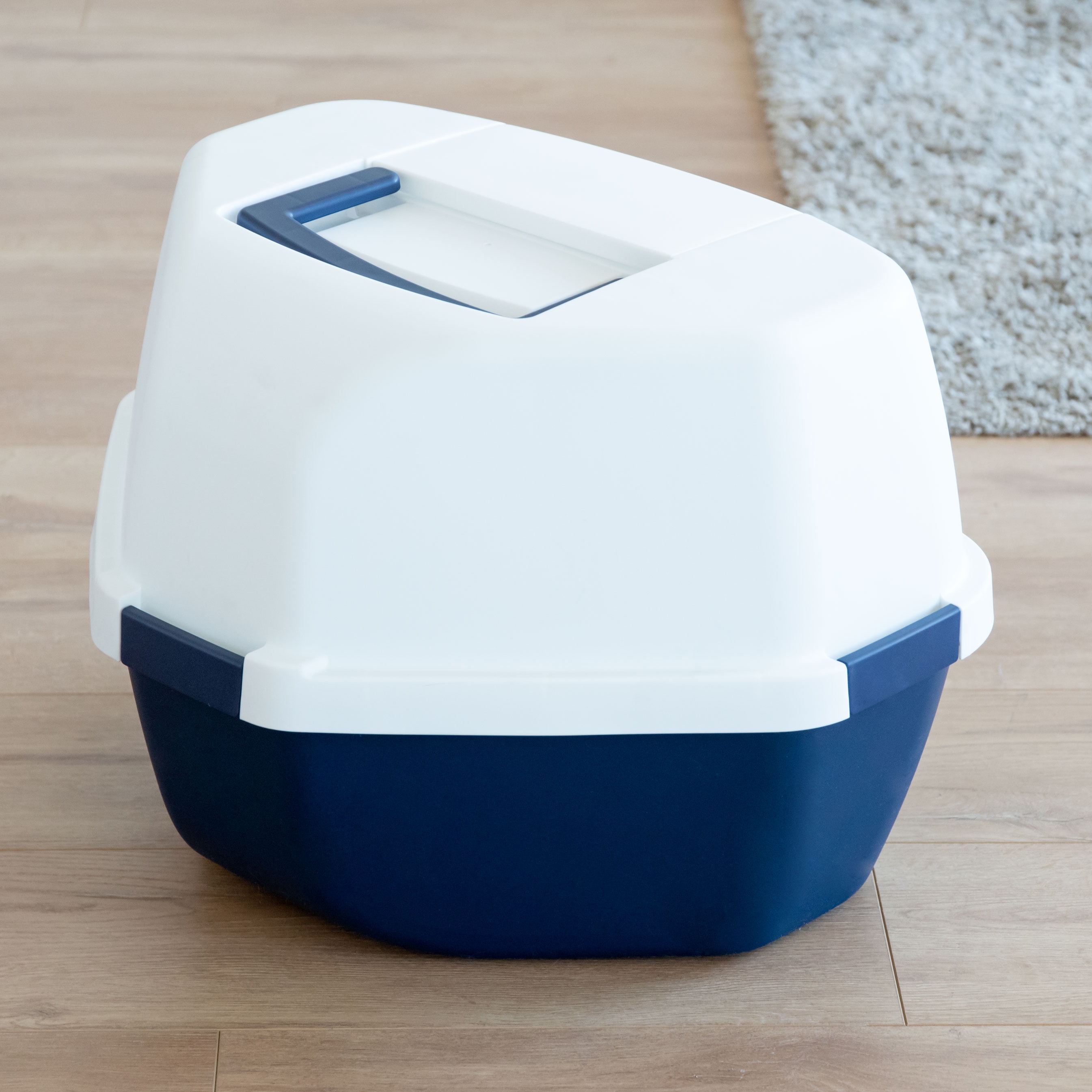 IRIS Large Corner Cat Litter Box with Lid | Enclosed Design, Handle & Buckles, Navy/White