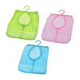thumbnail image 2 of Bolsa de almacenamiento colgante multiusos para pinzas de ropa, ropa y más: juego de 3 piezas con ganchos, 2 of 5
