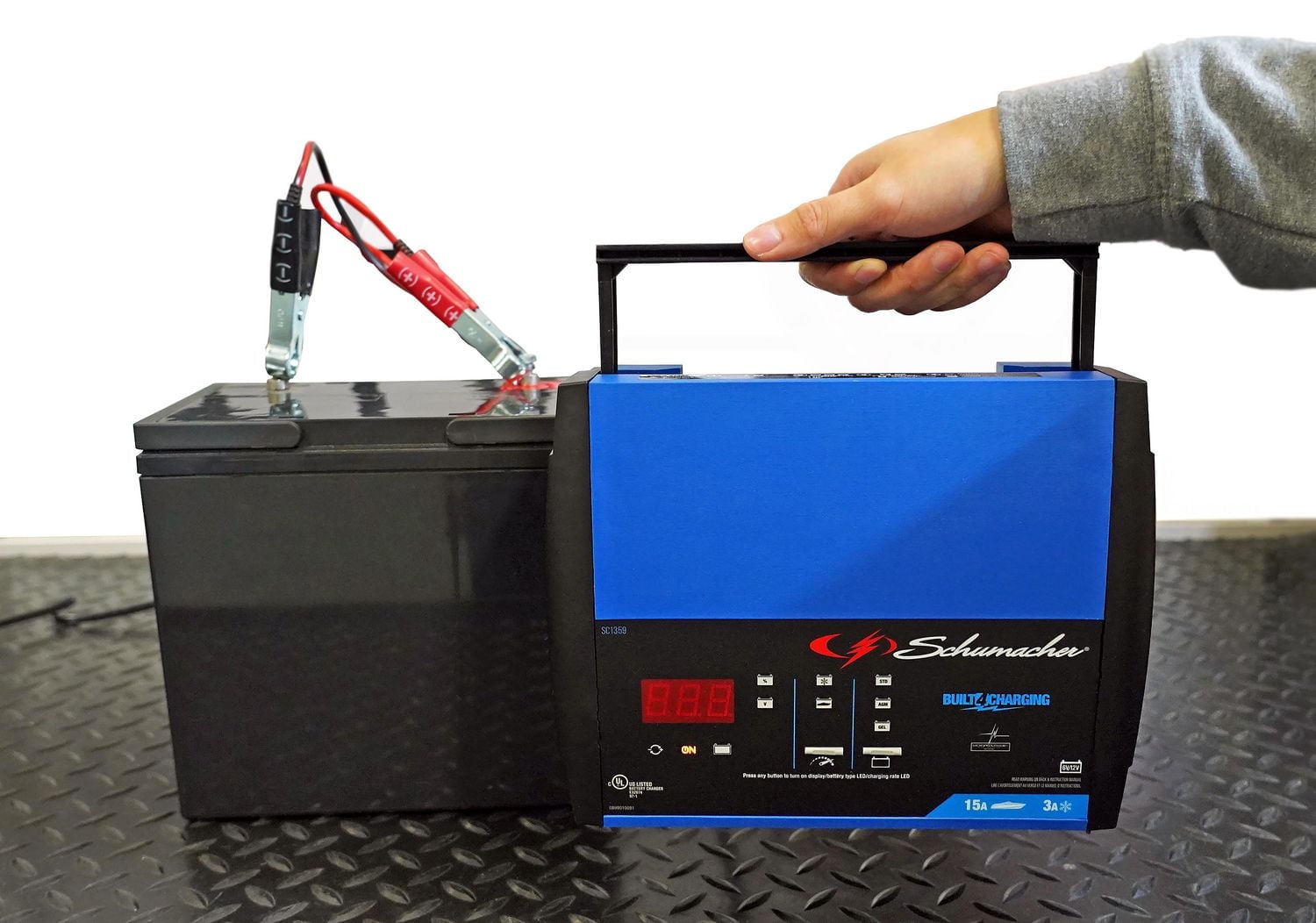 Schumacher Electric Chargeur et mainteneur de batterie de voiture rapide 4 en 1 entièrement automatique 6V/12 V 15 A, SC1359