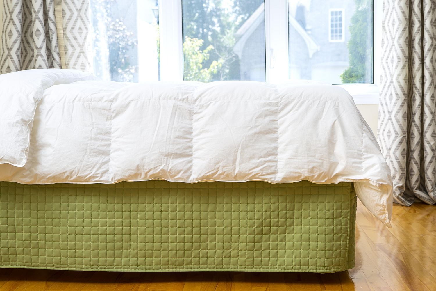 Gouchee Home Grid Double Bedskirt – Quilted Lime Bed Skirt, Soft Brushed Microfiber, 54x77x14", Machine Washable