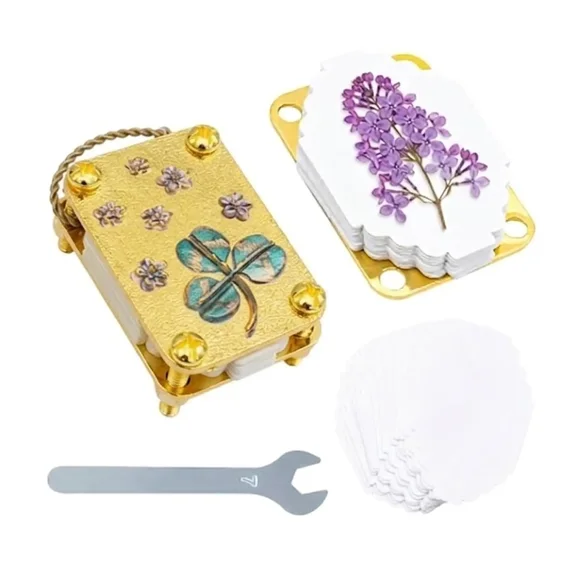 Porte-clés Mini à Presser pour Fleurs, Outil Artisanal en Métal Doré pour Micro-Préservation de Fleurs avec Sangles Sécurisées pour Bricolages DIY en Déplacement
