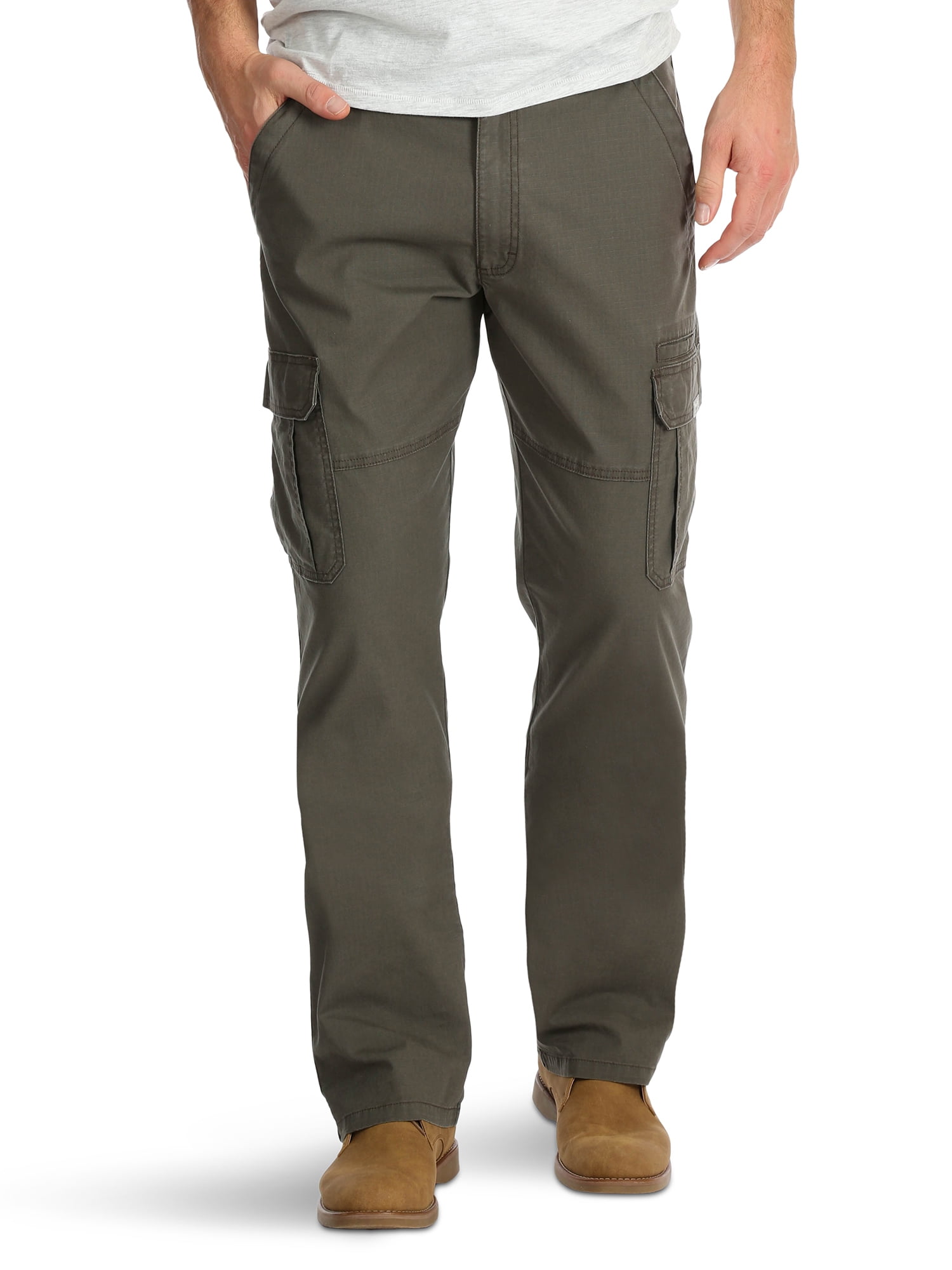 wrangler big men's relaxed fit cargo pant with stretch