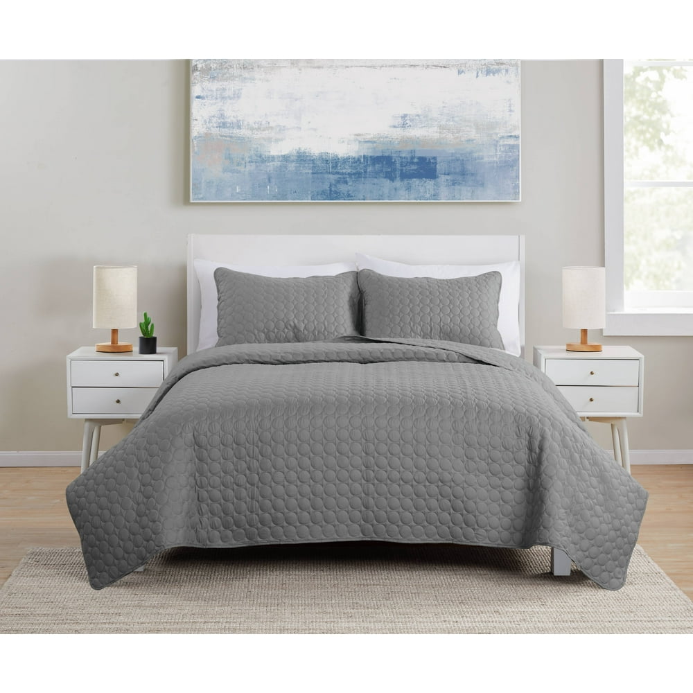 VCNY Home Waffle Weave Circle Embossed Solid Quilt Set, Queen, Grey