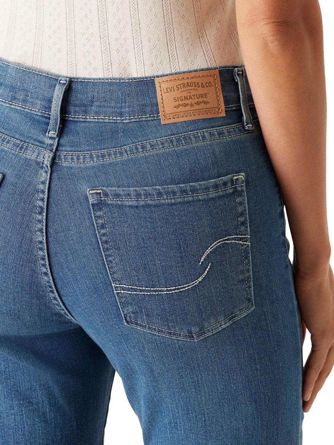 Levi Strauss Signature™ Women's Mid Rise Straight Jeans, Available sizes: 2 – 18