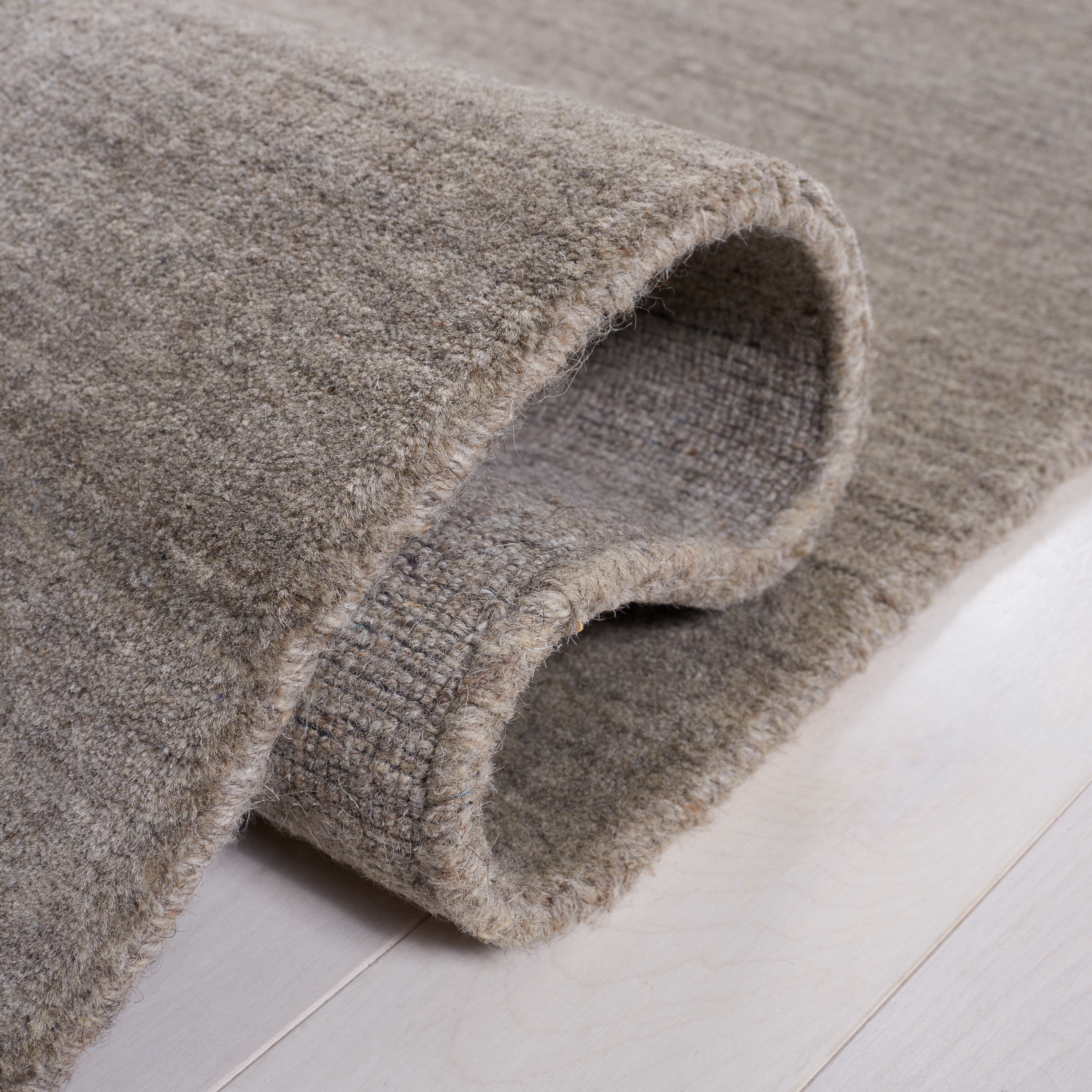 SAFAVIEH Himalaya Vince Striped Area Rug, Pewter, 9' x 12'
