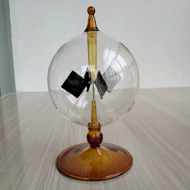 4 Blades Rotating Glass Windmill Solar Powered Crookes Radiometer Light Mill/Educational Teaching Study Tool B