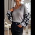 thumbnail image 4 of Suéter Holgado de Punto con Estampado de Leopardo, Larga, Cuello en V y Bloques de Color, Estilo Gótico Clásico e Informal para Mujer. Gris M, 4 of 6