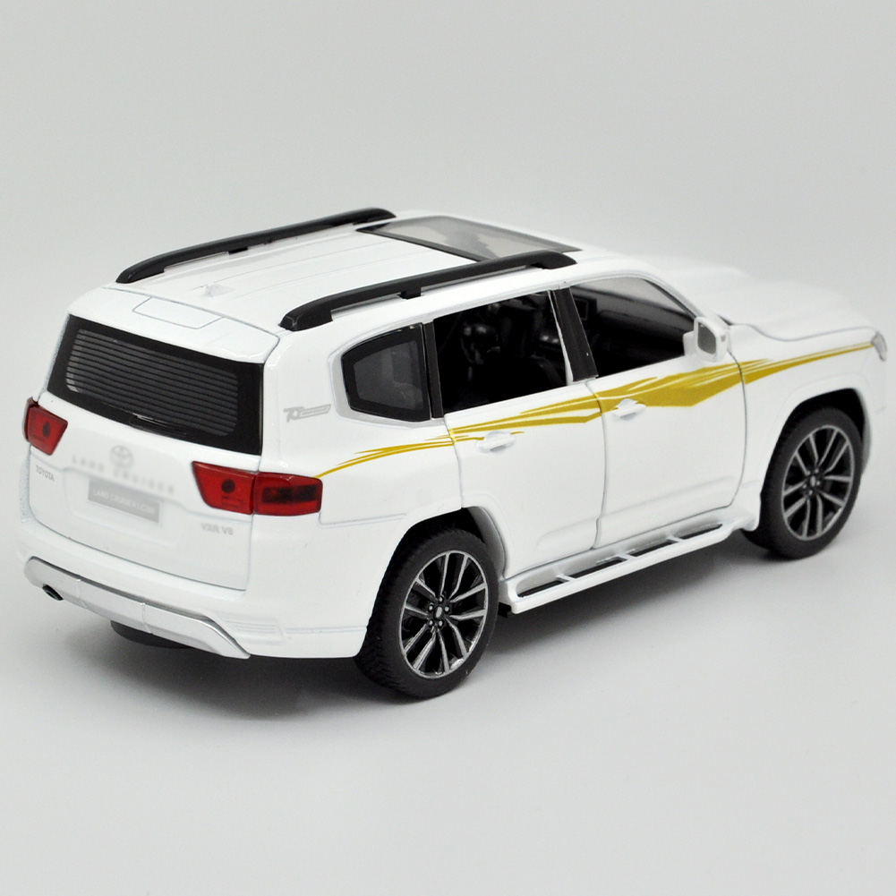1: 32 Suitable for Toyota Land Cruiser LC300 Alloy Simulation Car Die Casting Model Dynamic Sound and Light Toy Series Collectibles Boy's Birthday Gift