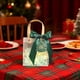thumbnail image 4 of Bolsa de regalo navideña con asa | Envoltorio de plástico transparente para regalos navideños | Diseño especial para regalar | Tamaño 25 x 20 x 9 cm para recuerdos de manzanas y dulces, 4 of 5