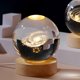 thumbnail image 4 of Bola de cristal de galaxia 3D para una decoración elegante, lámpara de bola de cristal con base de madera maciza para una luz nocturna práctica, 4 of 6