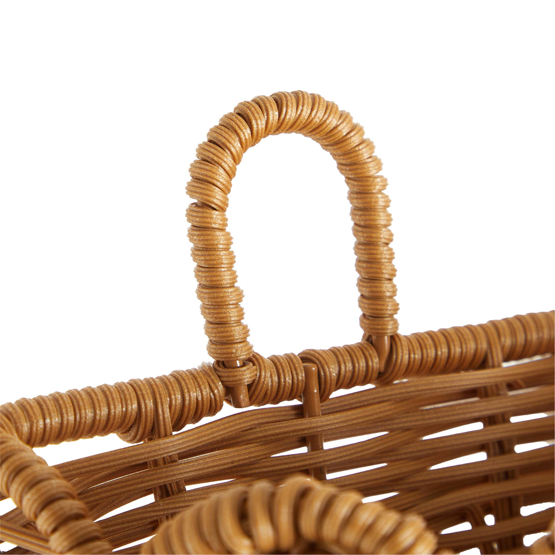 Stylehouse Scalloped Woven Rattan Decorative Wall Hanging Basket