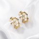 thumbnail image 3 of Aretes de flores en forma de C de estilo francés con diamantes y aretes huecos, 3 of 5