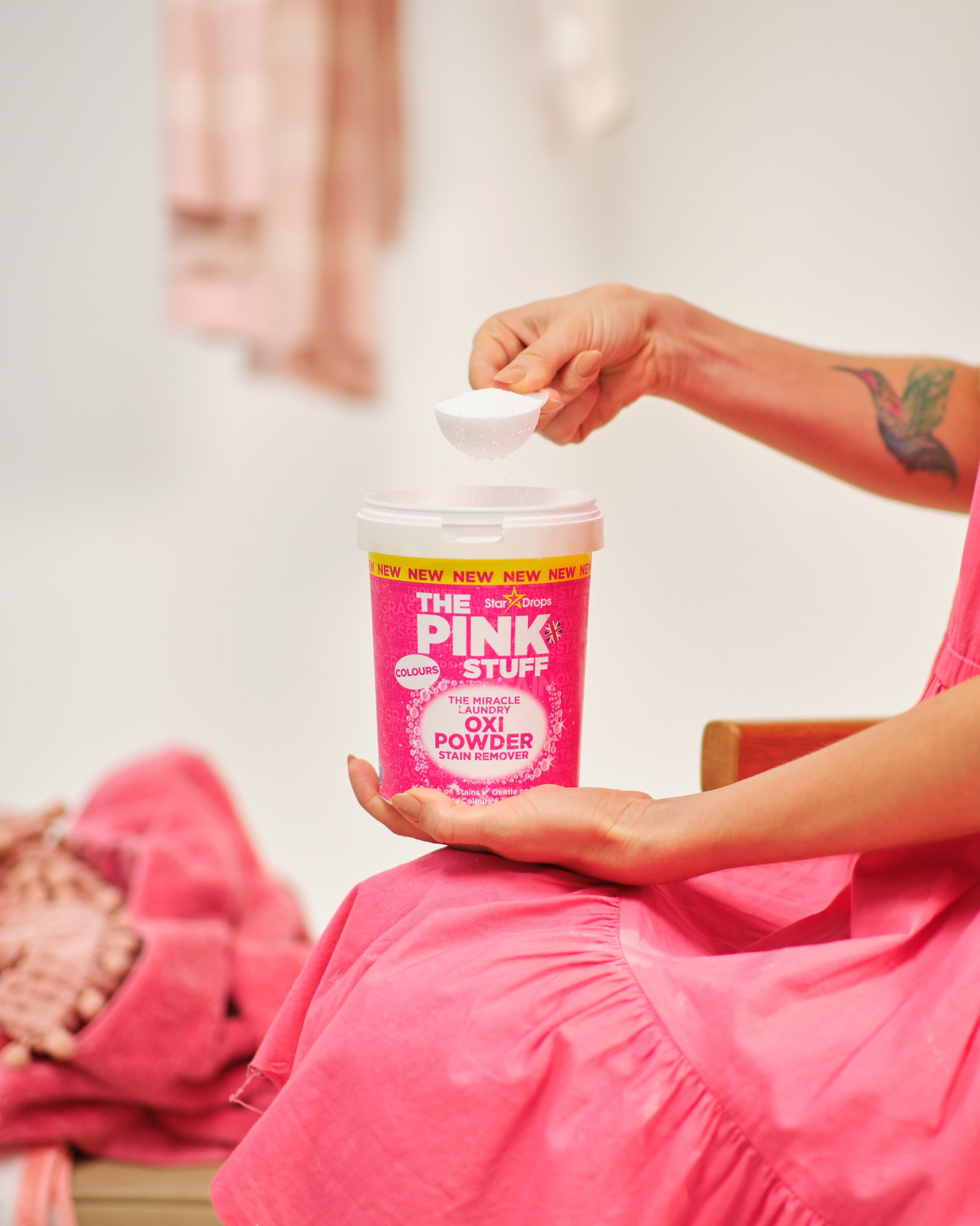 THE PINK STUFF 2.2 lbs. Oxi Fabric Stain Remover Powder for Whites  100547700 - The Home Depot