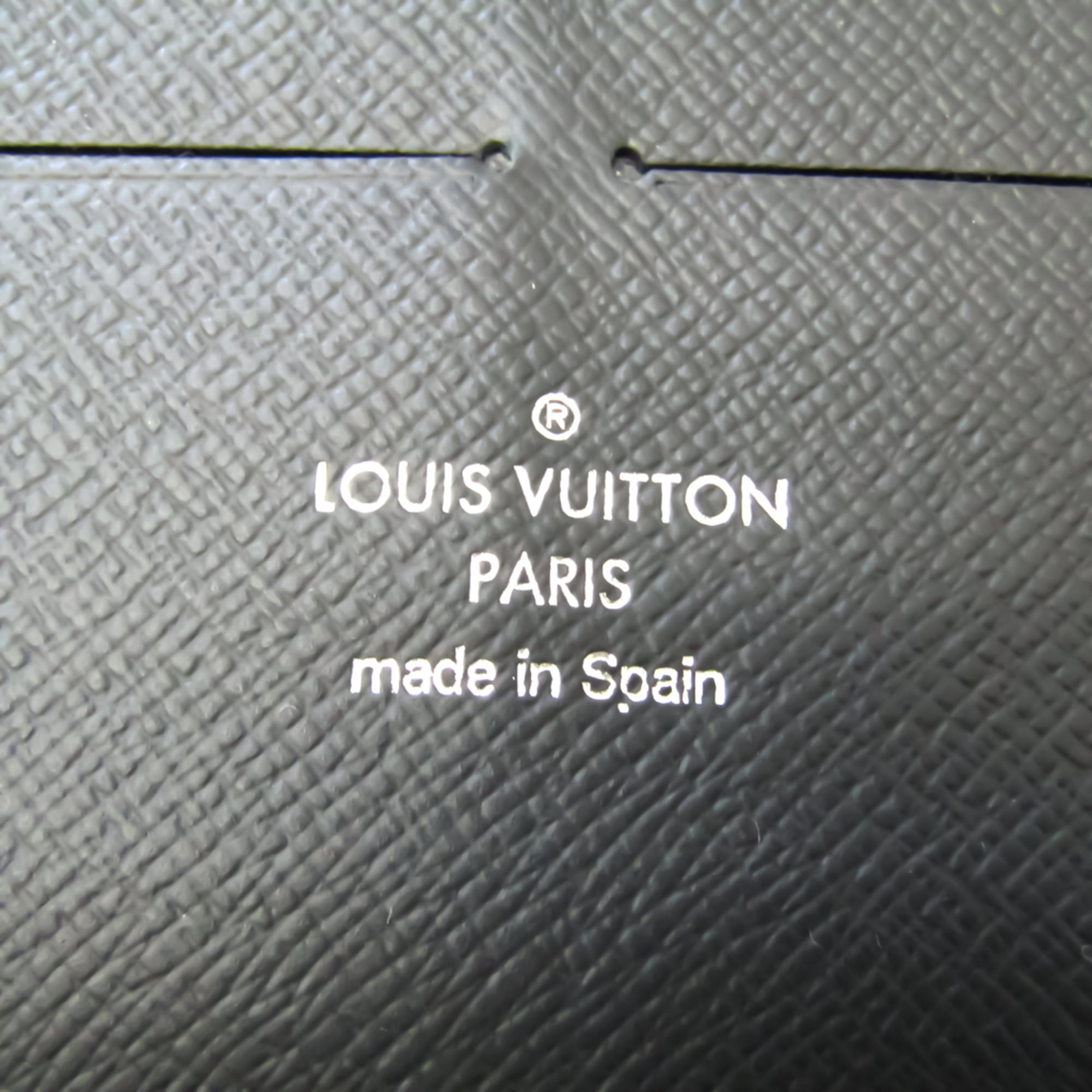 Auth Louis Vuitton Taiga Zippy Organizer Zip Around Long Wallet M30515 -  h26637a