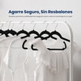 thumbnail image 3 of Ganchos de Terciopelo Premium Serenelife, Ahorradores de Espacio, Resistentes, con Gancho Metálico Giratorio de 360°, para Trajes, Pantalones y Vestidos, Negro, Pack 50, 3 of 7